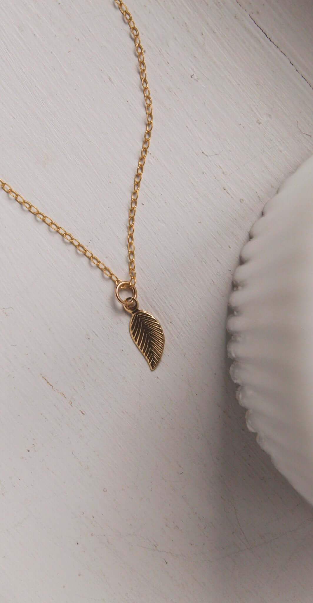 14K Gold Leaf Necklace - Jewellery Hut