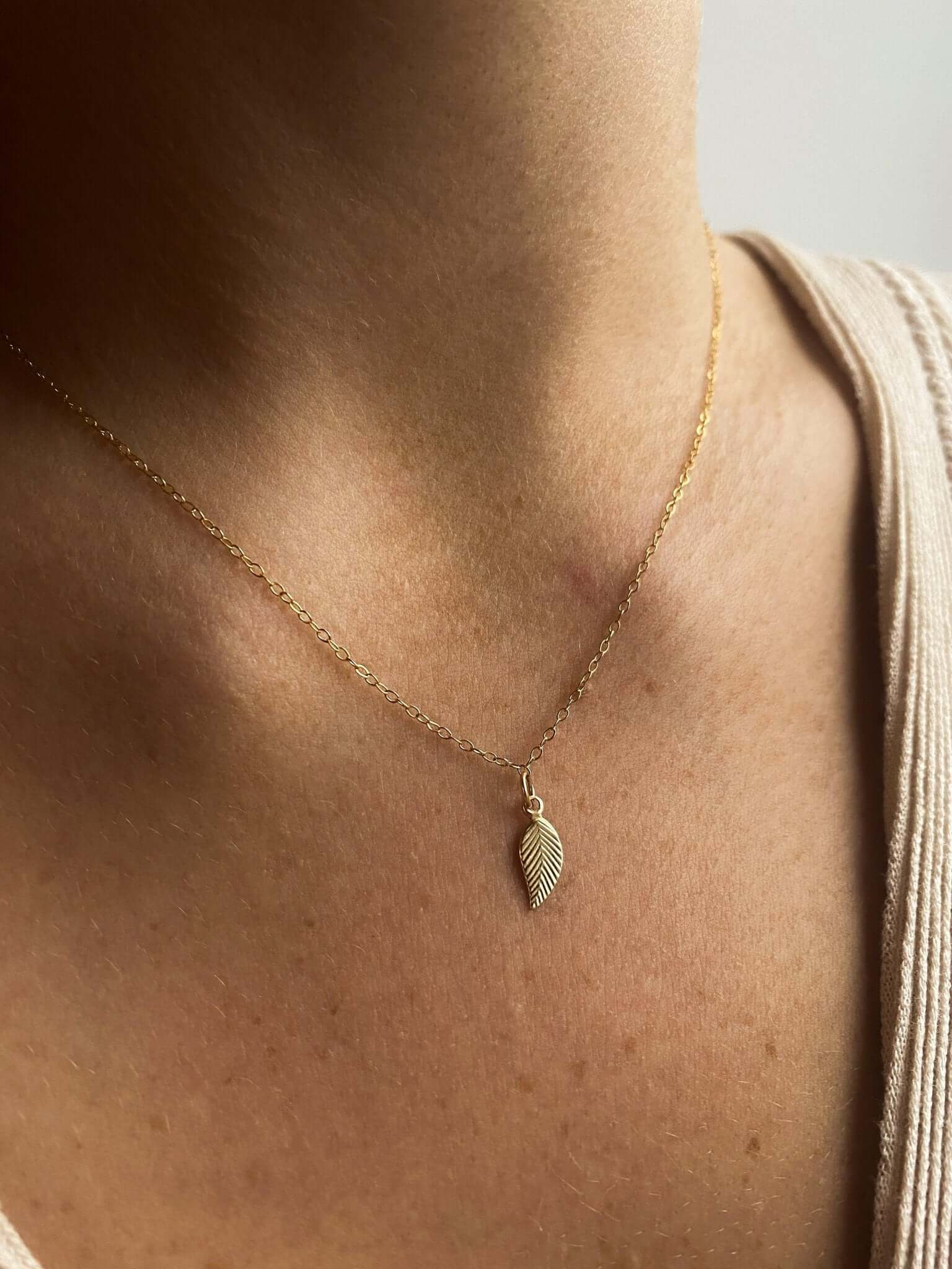 14K Gold Leaf Necklace - Jewellery Hut