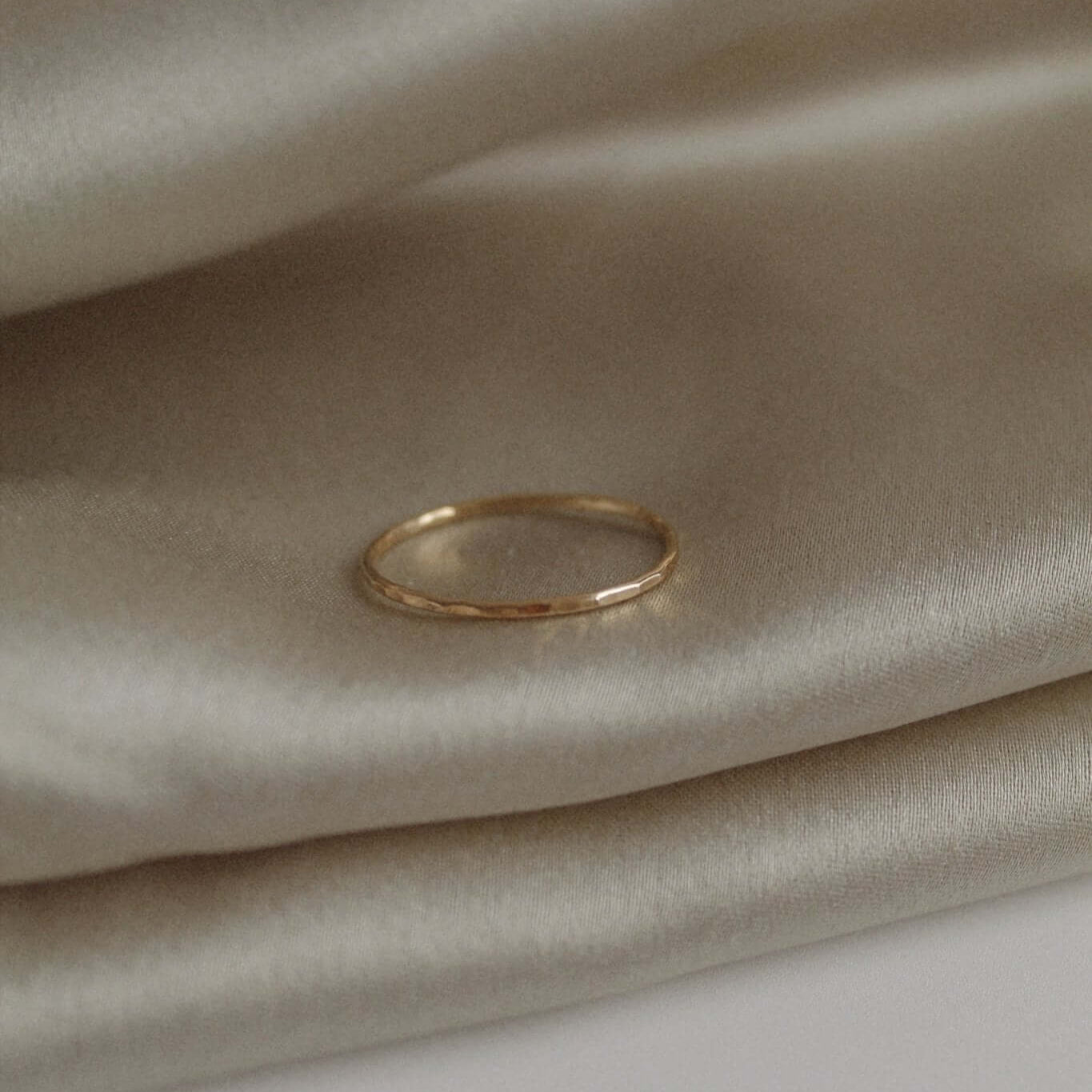14K Gold Ring Hammered Finish - Jewellery Hut