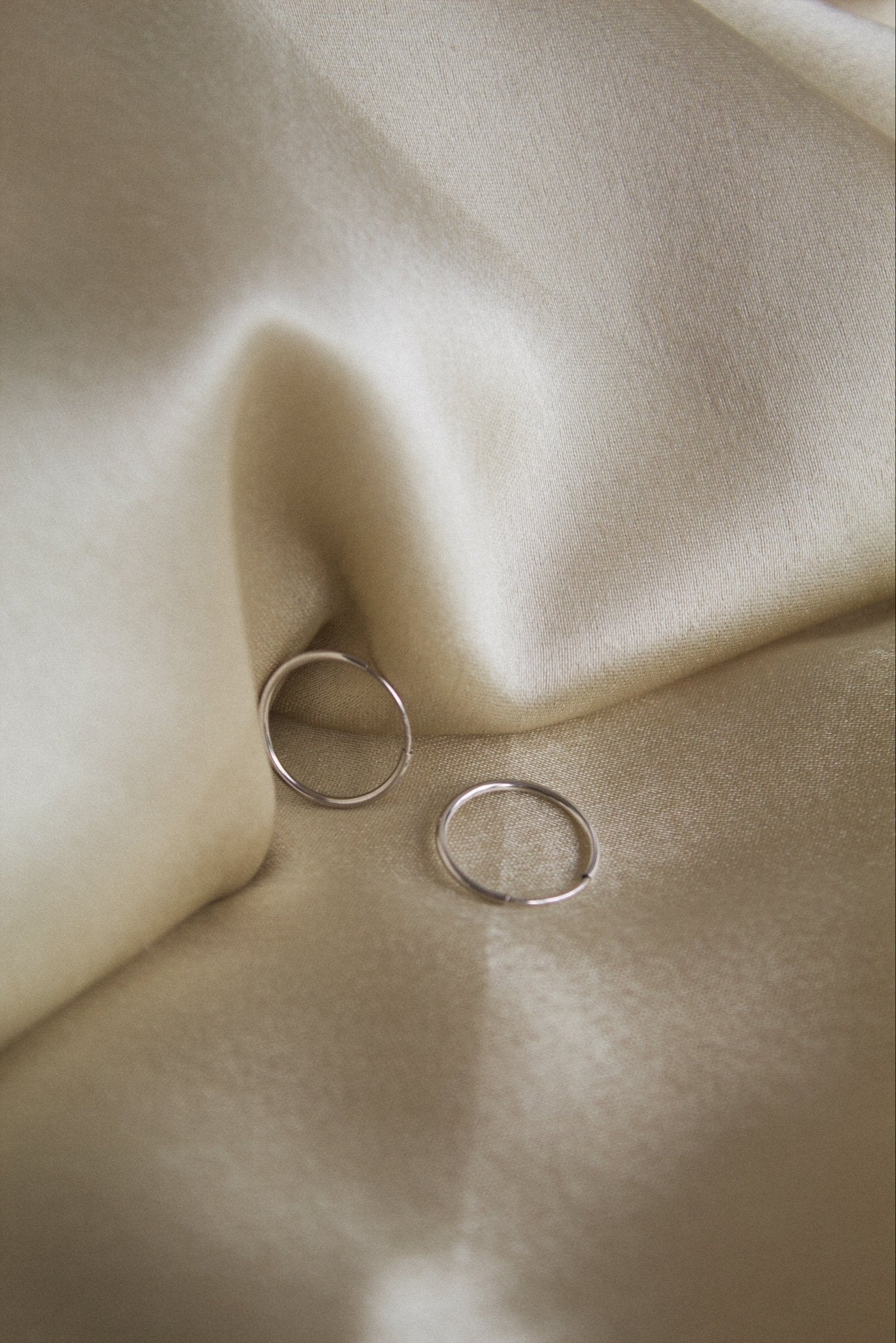 14K White Gold Hoop Earrings - Jewellery Hut