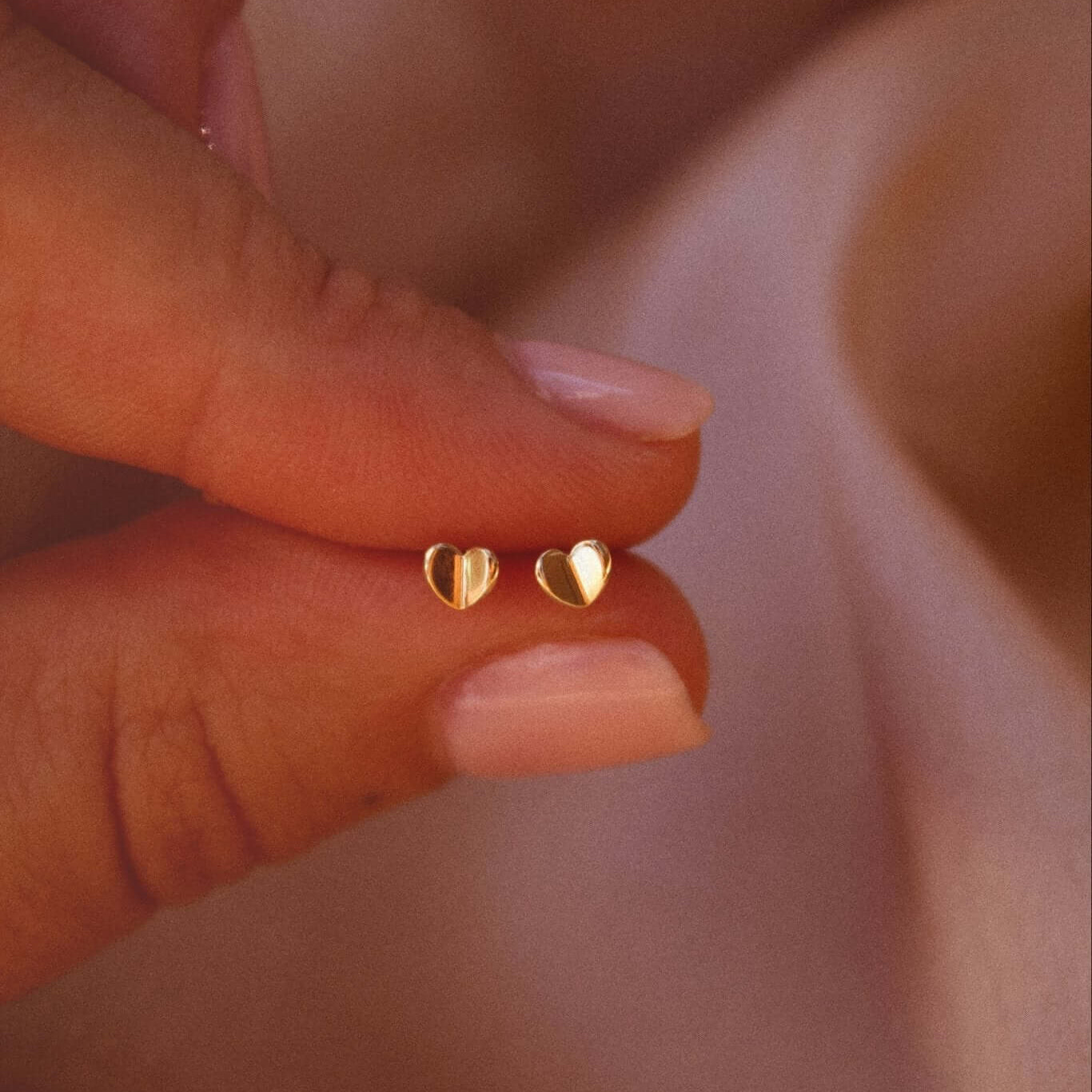 9K Yellow Gold Heart Stud Earrings - Jewellery Hut