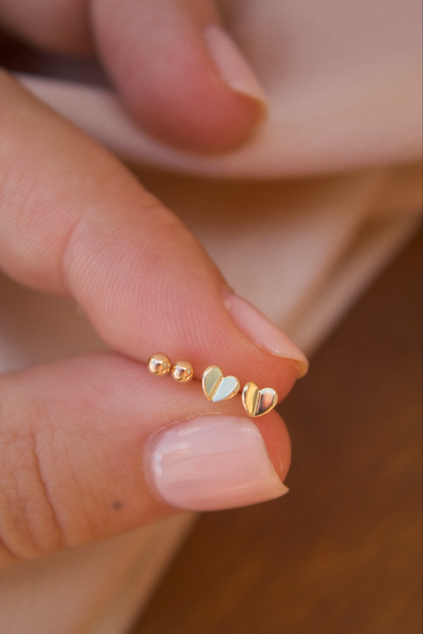 9K Yellow Gold Heart Stud Earrings - Jewellery Hut