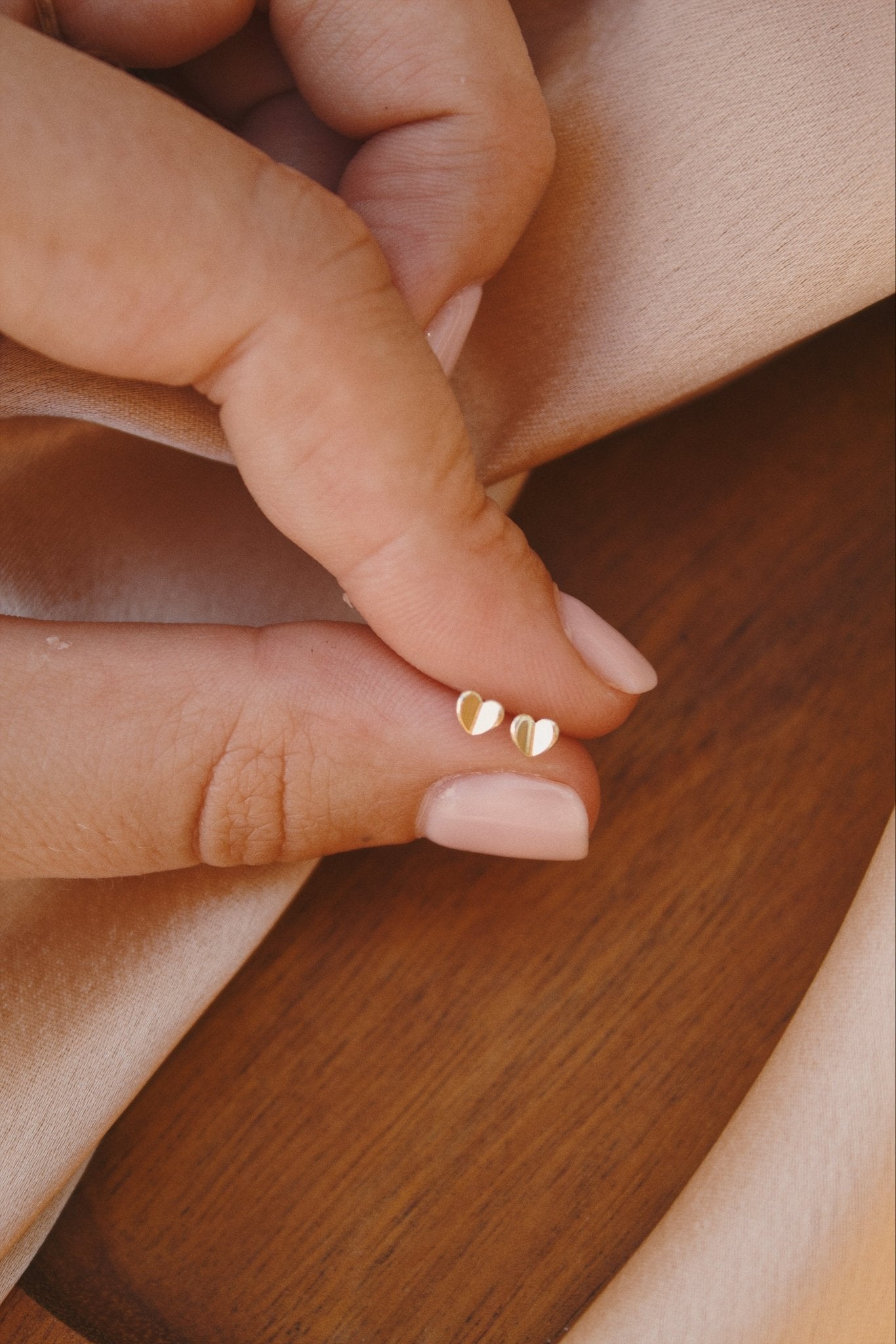9K Yellow Gold Heart Stud Earrings - Jewellery Hut