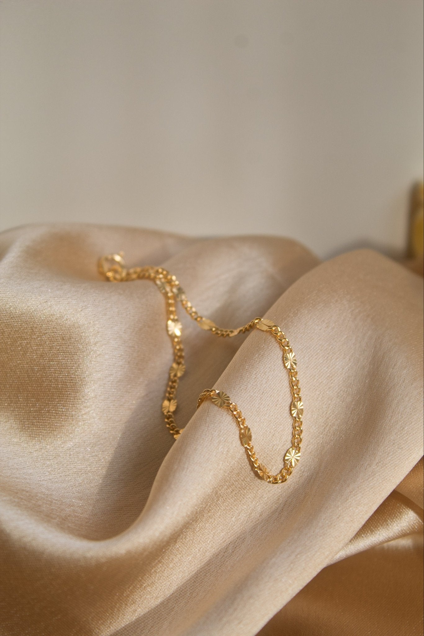 14K Gold Filled Starburst Bracelet - Jewellery Hut