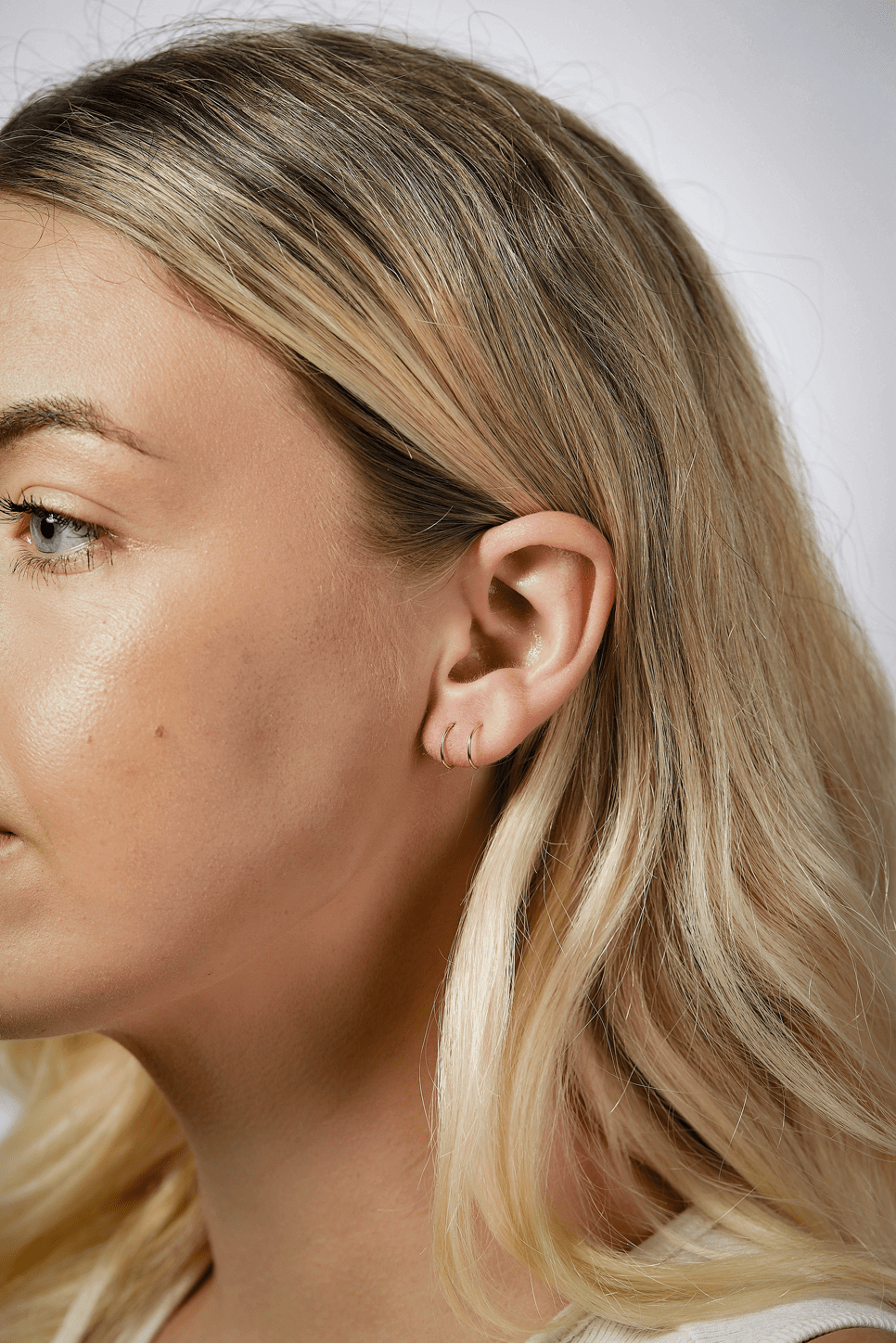 14K Gold Huggie Hoops l Gold Hoop Earrings l Luxury Handmade