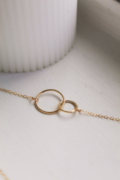 14K Gold Interlocking Rings Necklace - Jewellery Hut