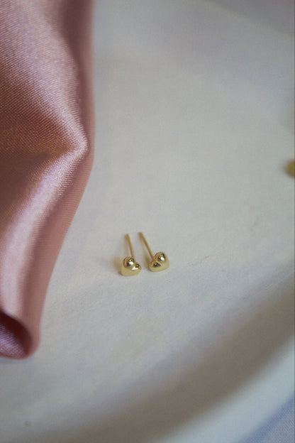 9K Solid Gold Heart Stud Earrings - Jewellery Hut