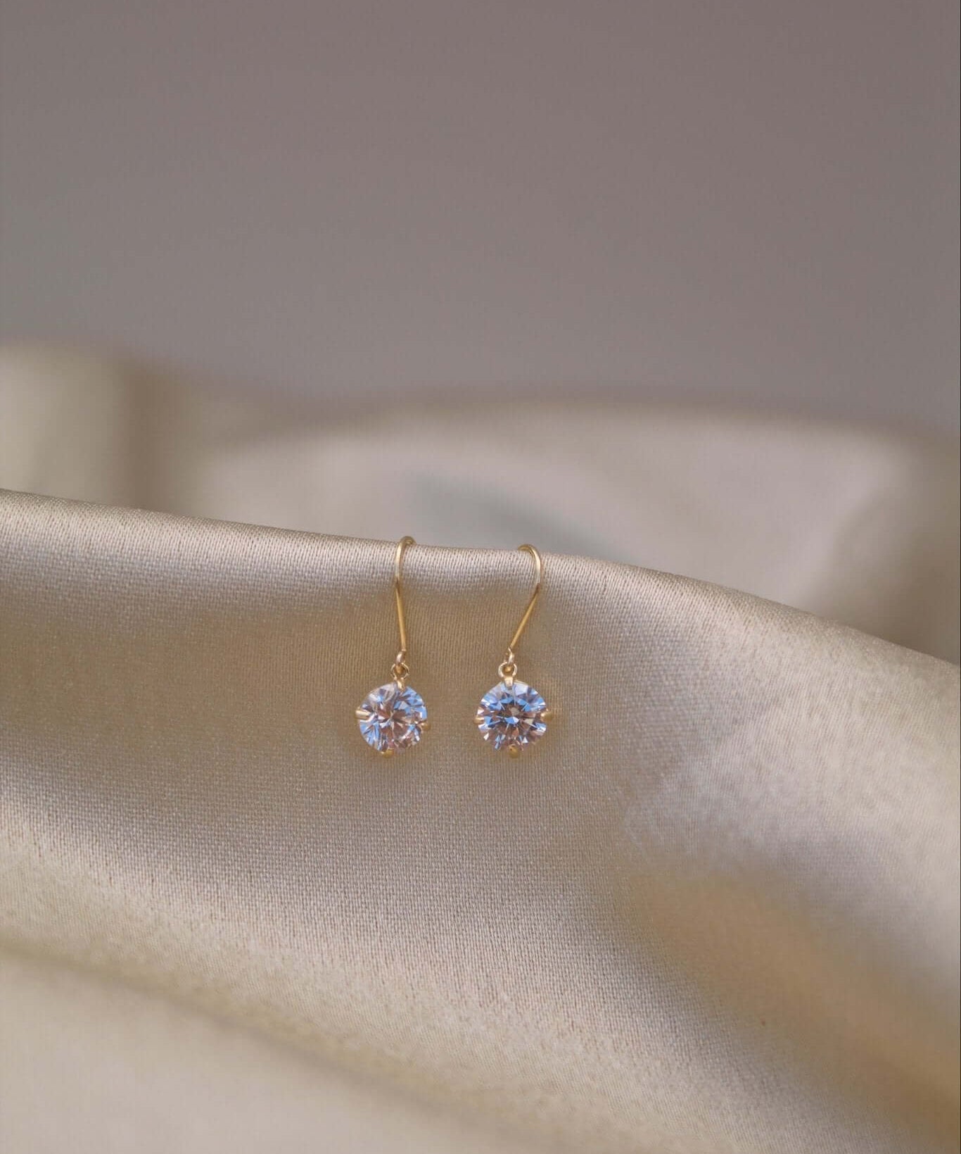 9K Yellow Gold Cubic Zirconia Drop Earrings - Jewellery Hut