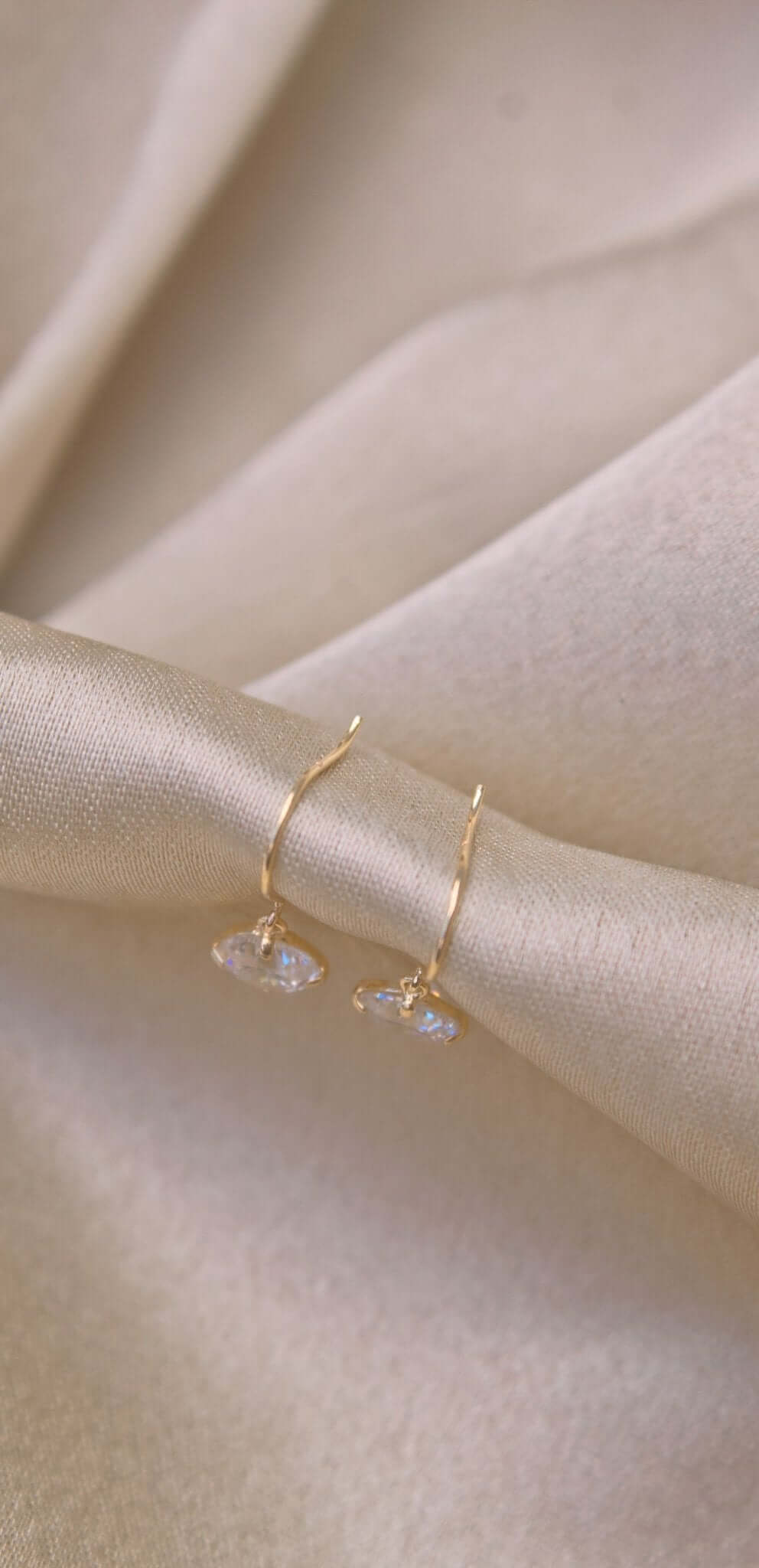 9K Yellow Gold Cubic Zirconia Drop Earrings - Jewellery Hut