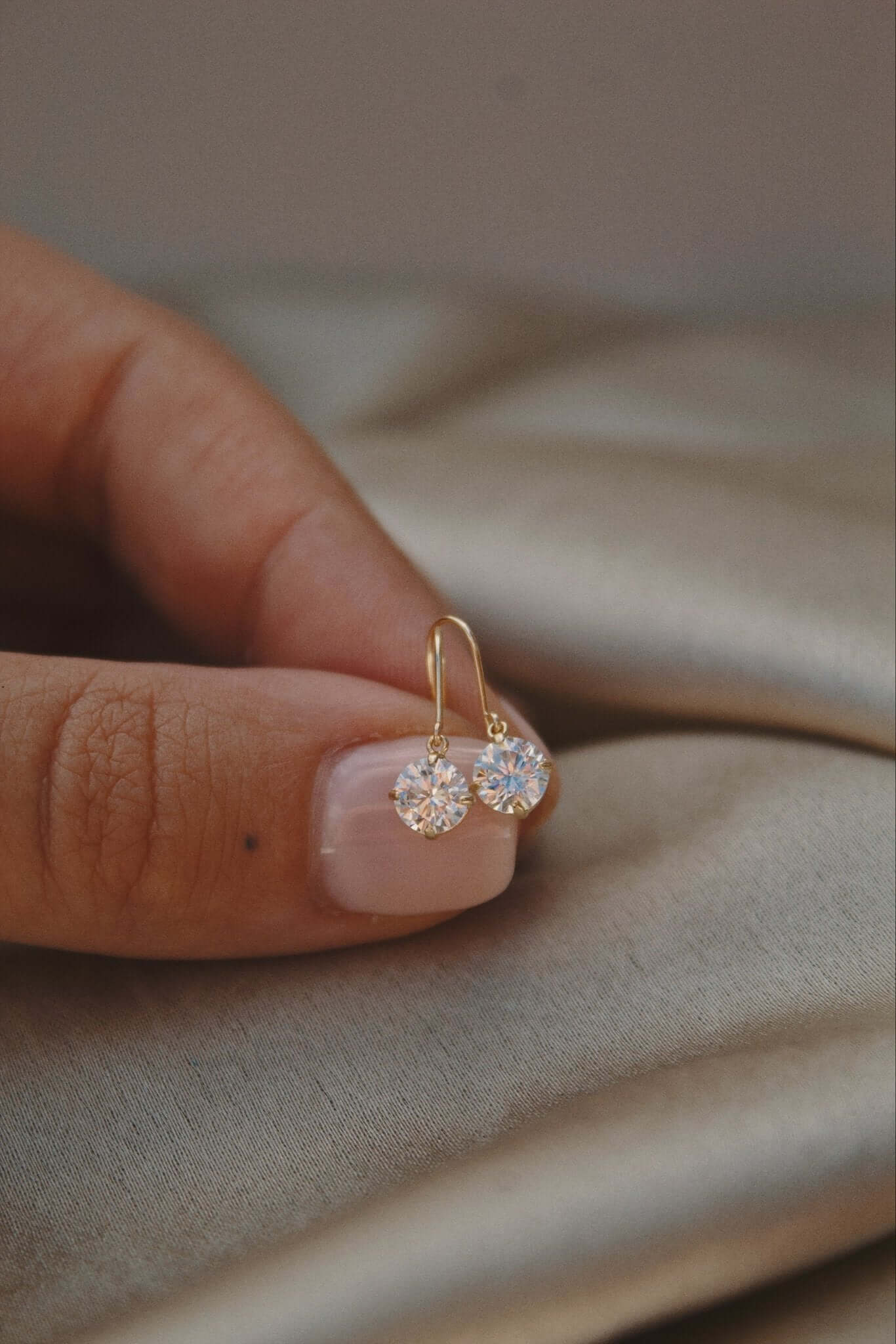 9K Yellow Gold Cubic Zirconia Drop Earrings - Jewellery Hut