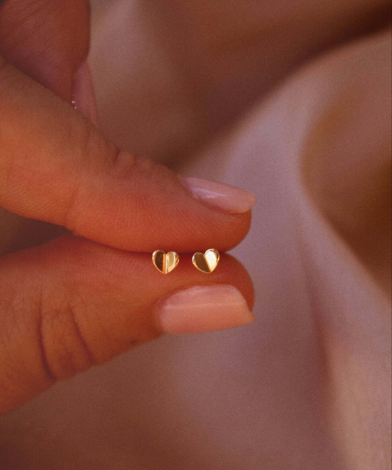 9K Yellow Gold Heart Stud Earrings - Jewellery Hut