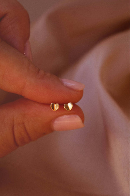 9K Yellow Gold Heart Stud Earrings - Jewellery Hut