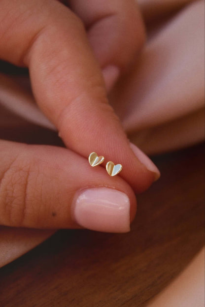 9K Yellow Gold Heart Stud Earrings - Jewellery Hut