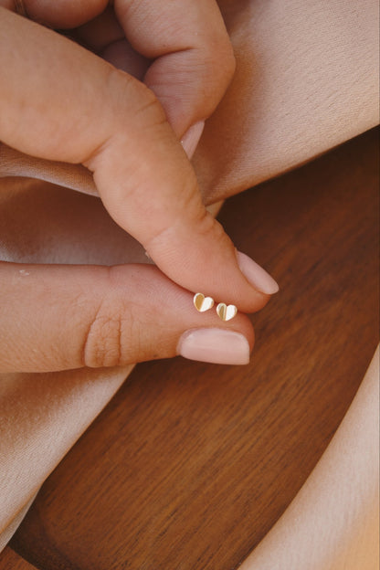 9K Yellow Gold Heart Stud Earrings - Jewellery Hut