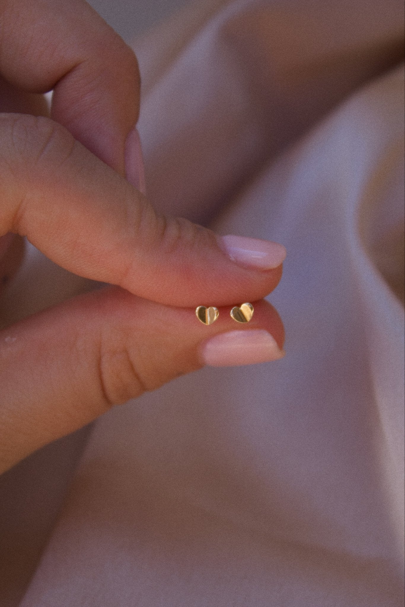 9K Yellow Gold Heart Stud Earrings - Jewellery Hut