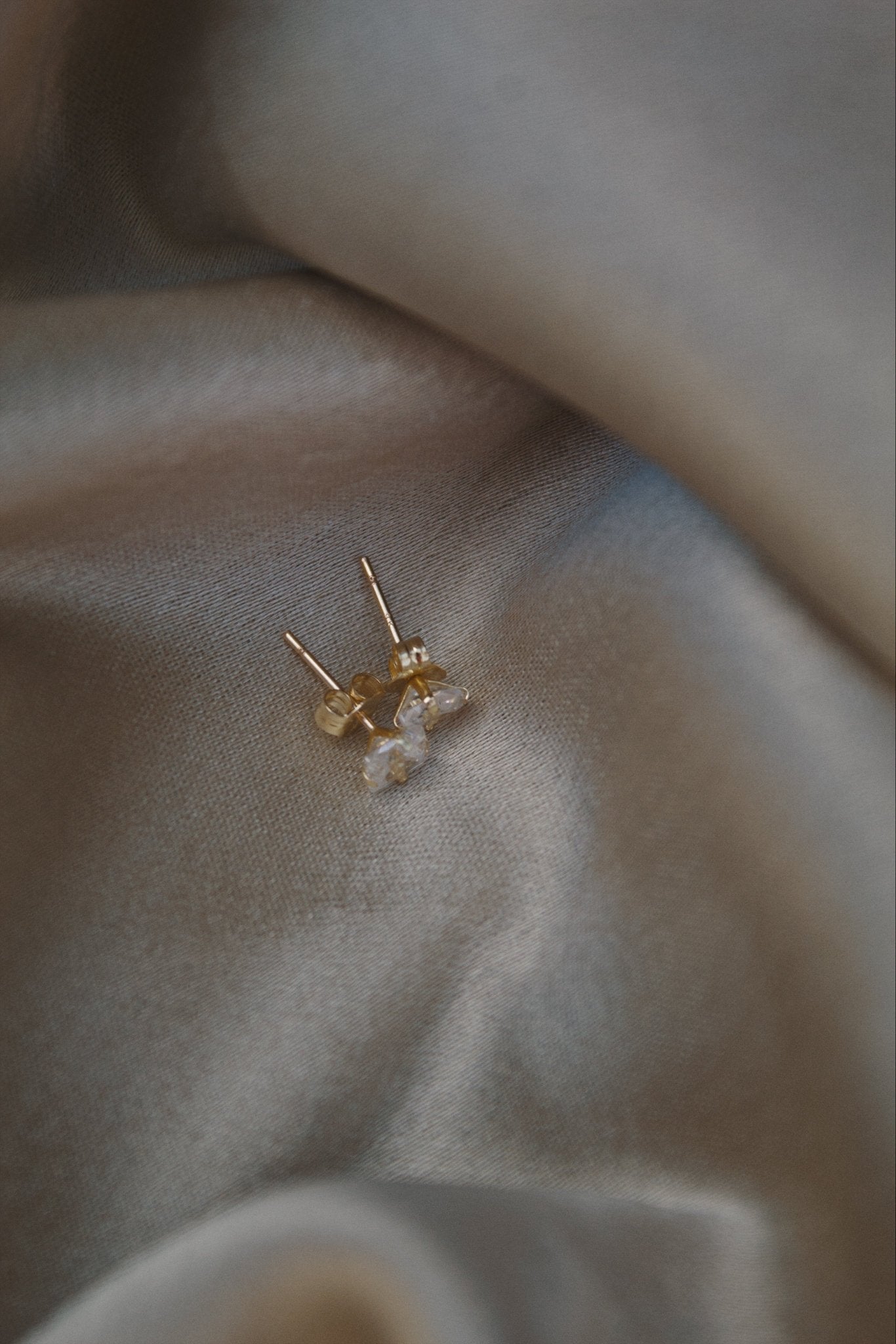 9K Yellow Gold Stud Earrings - Jewellery Hut