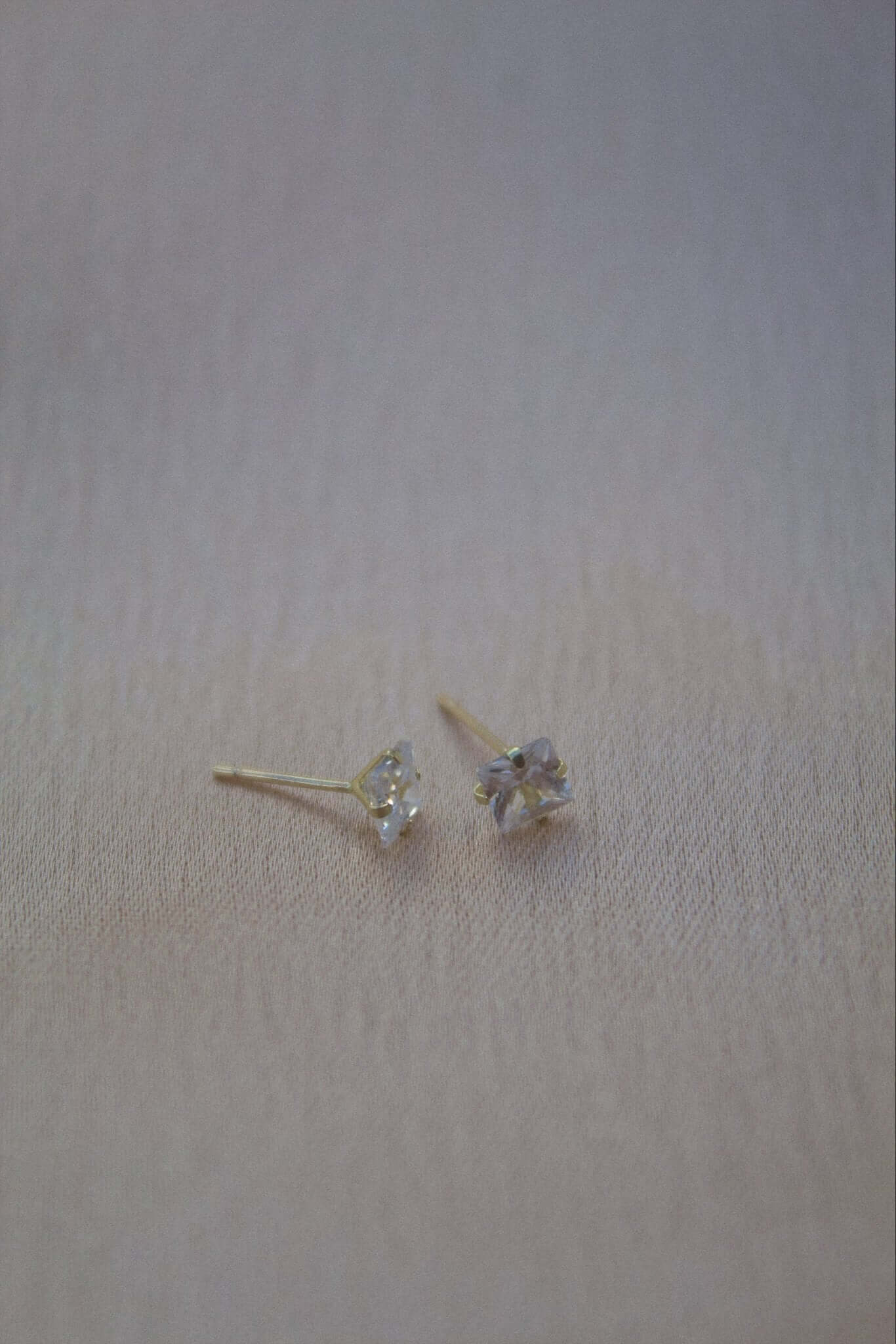 9K Yellow Gold Stud Earrings - Jewellery Hut