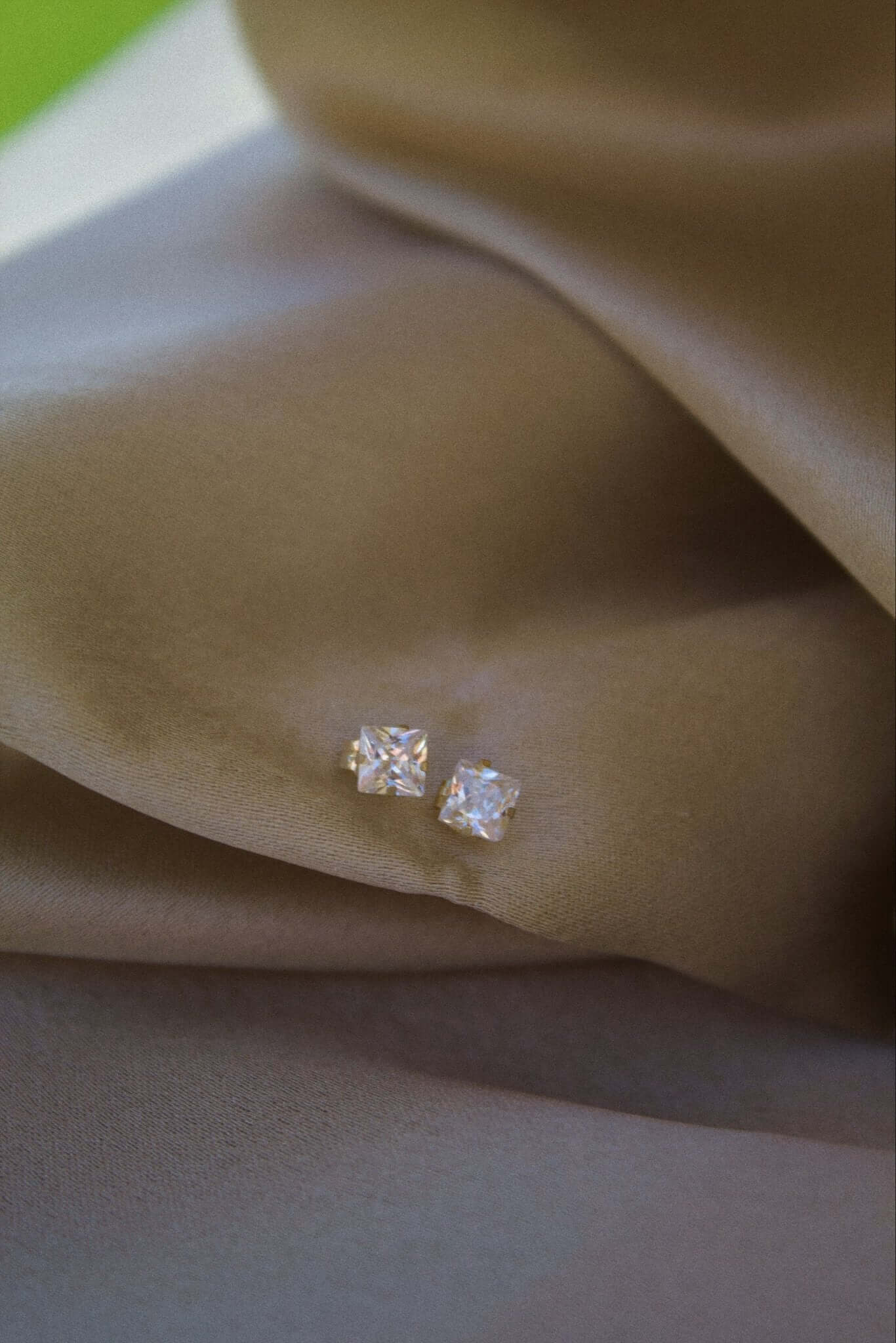 9K Yellow Gold Stud Earrings - Jewellery Hut