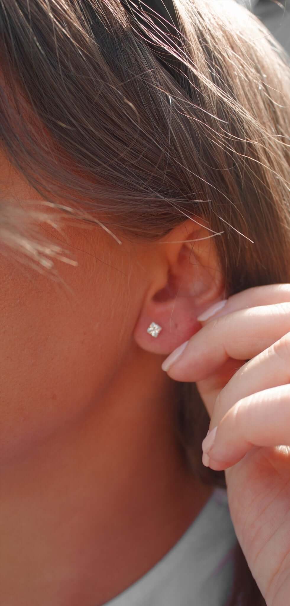 9K Yellow Gold Stud Earrings - Jewellery Hut