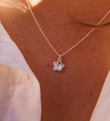 Sterling Silver Flower Pendant Necklace - Jewellery Hut