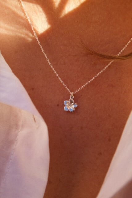Sterling Silver Flower Pendant Necklace - Jewellery Hut