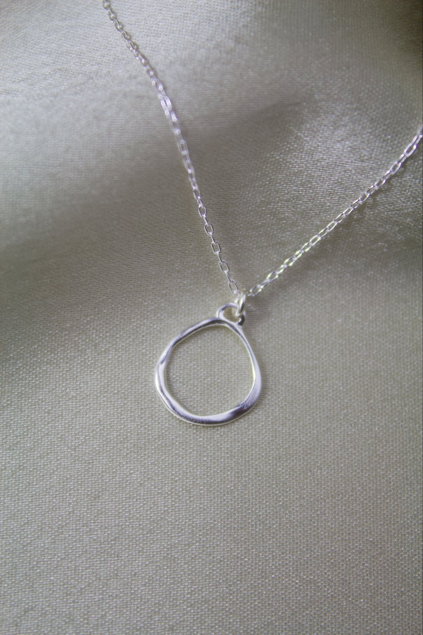 Sterling Silver Textured Circle Necklace - Jewellery Hut
