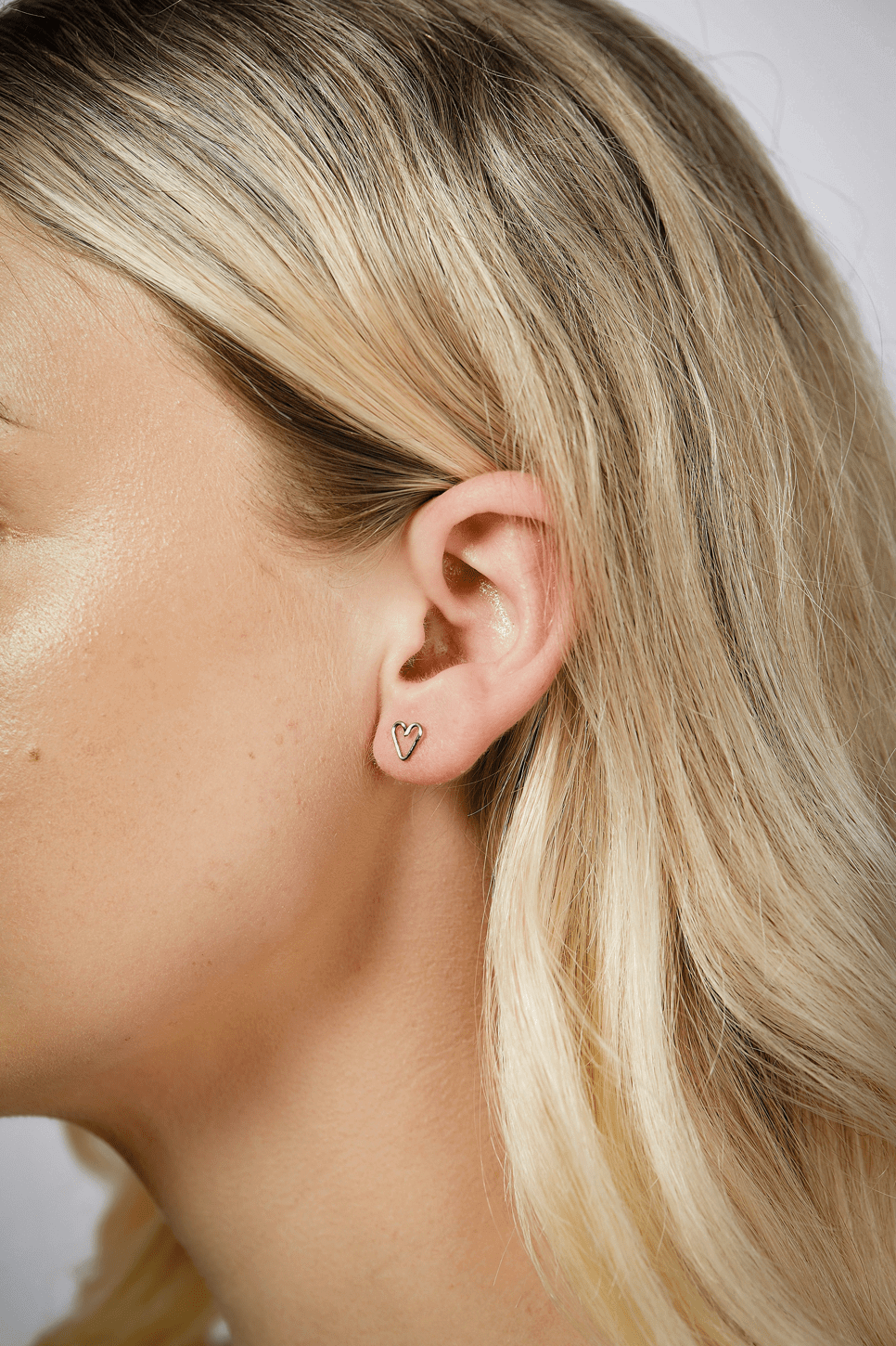 Titanium Heart Stud Earrings - Jewellery Hut